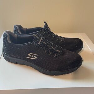 NWOB Skechers Black and Gray Athletic Shoes